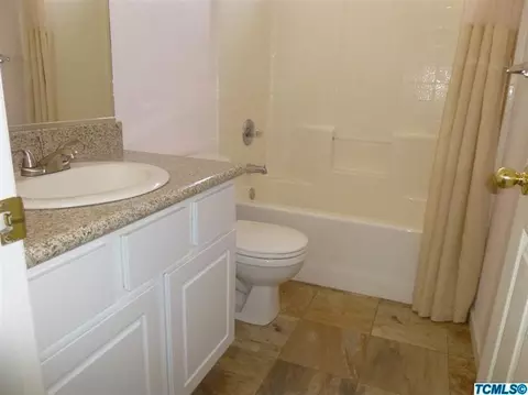 1806 E Monte Verde Ave, Visalia, CA 93292 photo 11