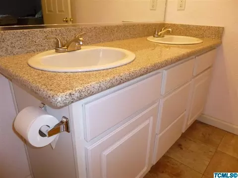 1806 E Monte Verde Ave, Visalia, CA 93292 photo 21