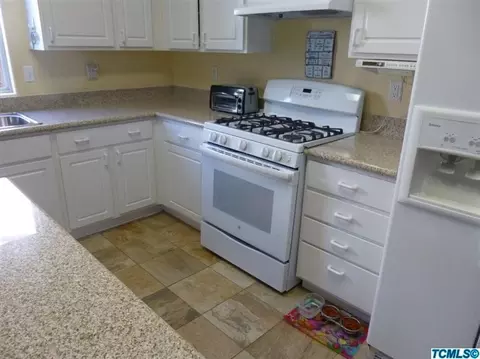 1806 E Monte Verde Ave, Visalia, CA 93292 photo 5