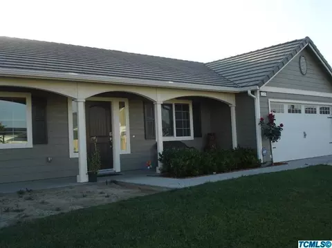 275 Augusta Ave, Lemoore, CA 93245 photo 2