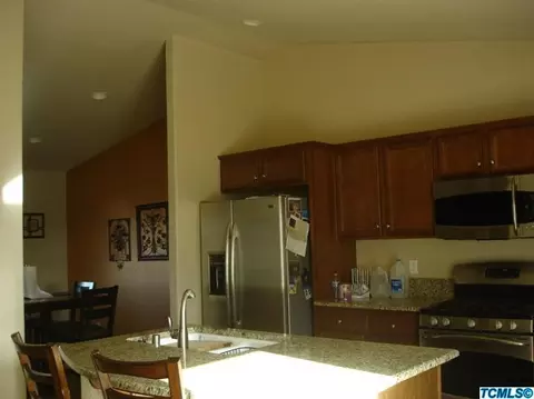 275 Augusta Ave, Lemoore, CA 93245 photo 5
