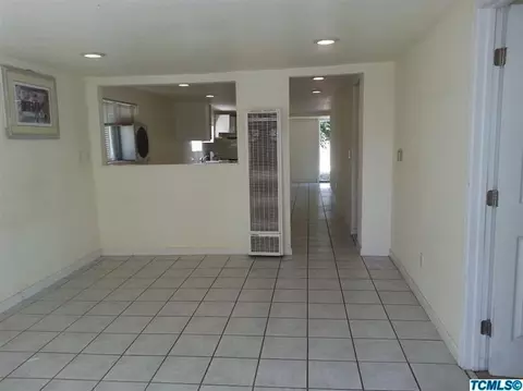 936 E Davis St, Pixley, CA 93256 photo 6