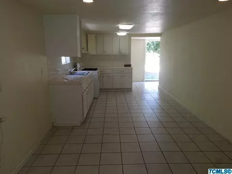 936 E Davis St, Pixley, CA 93256 photo 5