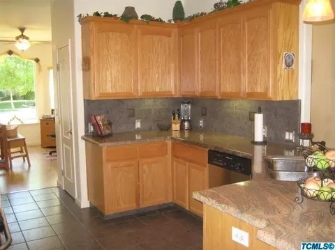3450 E Howard Ct, Visalia, CA 93292 photo 9