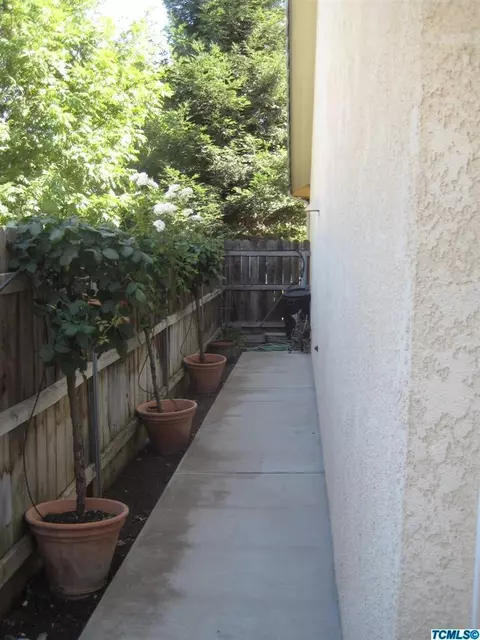 3450 E Howard Ct, Visalia, CA 93292 photo 13