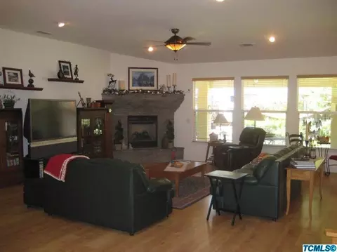 3450 E Howard Ct, Visalia, CA 93292 photo 5