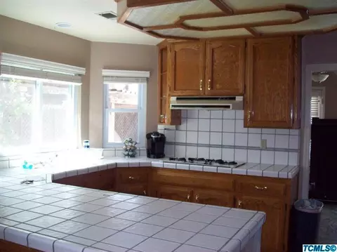 1286 E Fairview Ave, Tulare, CA 93274 photo 7