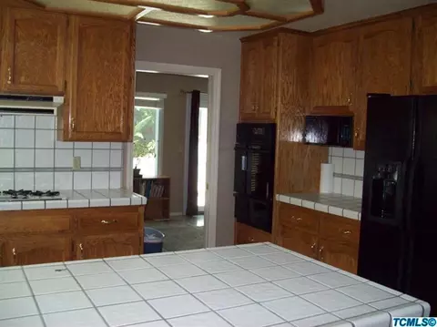 1286 E Fairview Ave, Tulare, CA 93274 photo 8