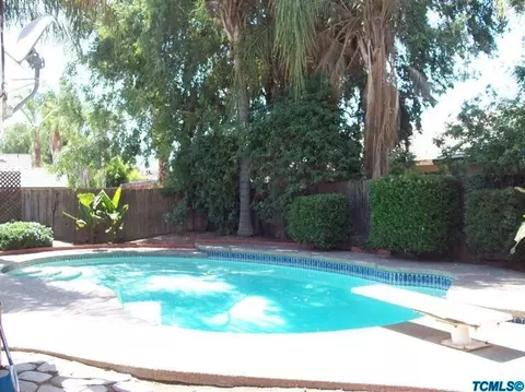 1286 E Fairview Ave, Tulare, CA 93274 photo 4