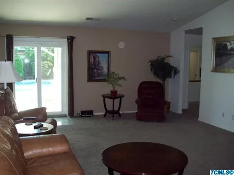 1286 E Fairview Ave, Tulare, CA 93274 photo 6