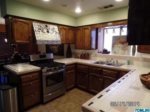 2935 E Pershing Ct, Visalia, CA 93292 photo 2