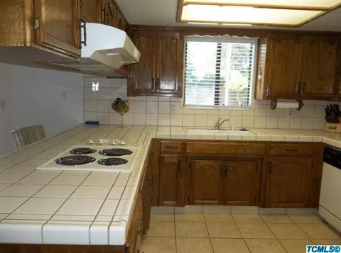 111 E Beech Ave, Visalia, CA 93277 photo 6