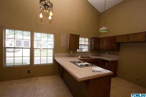 1327 E Sunnyview Ave, Visalia, CA 93292 photo 6