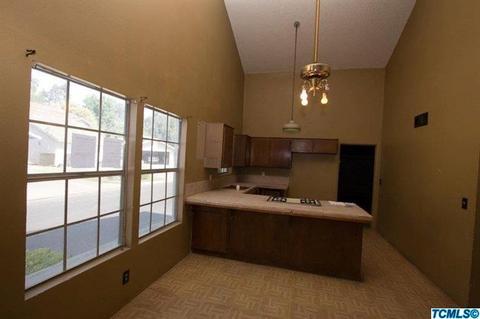 1327 E Sunnyview Ave, Visalia, CA 93292 photo 5