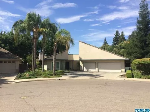 2509 E Hillcrest Ct, Visalia, CA 93292 photo 2