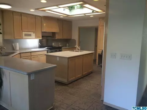2509 E Hillcrest Ct, Visalia, CA 93292 photo 5