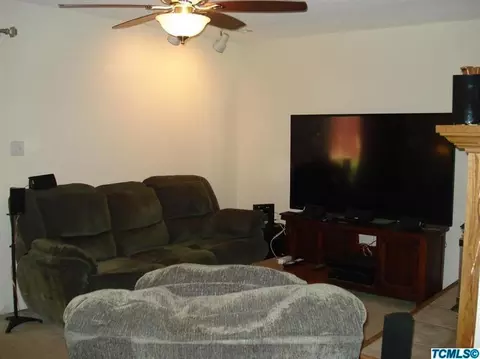 1386 Antelope Dr, Lemoore, CA 93245 photo 5