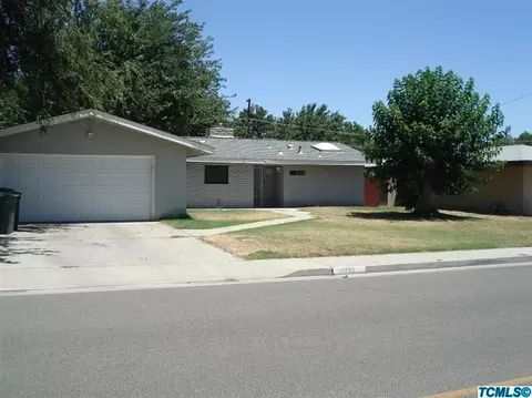 1386 Antelope Dr, Lemoore, CA 93245 photo 2