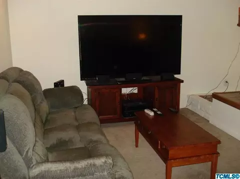 1386 Antelope Dr, Lemoore, CA 93245 photo 6