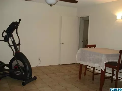 1386 Antelope Dr, Lemoore, CA 93245 photo 9
