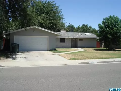 1386 Antelope Dr, Lemoore, CA 93245 photo 3