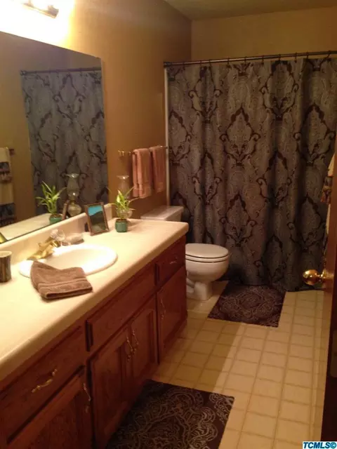 200 Windsor Ct, Exeter, CA 93221 photo 10