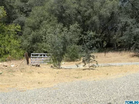 46136 S South Fork Dr, Three Rivers, CA 93271 photo 5