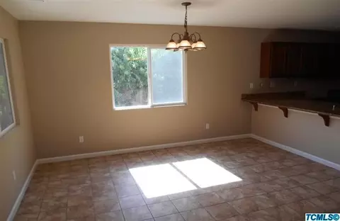 2529 E Dorothea Ave, Visalia, CA 93292 photo 5