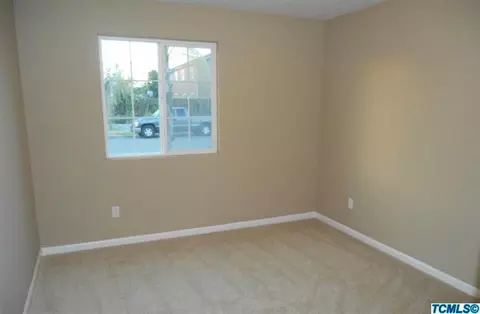 2529 E Dorothea Ave, Visalia, CA 93292 photo 9