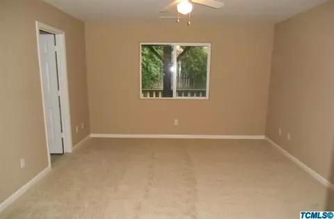 2529 E Dorothea Ave, Visalia, CA 93292 photo 11