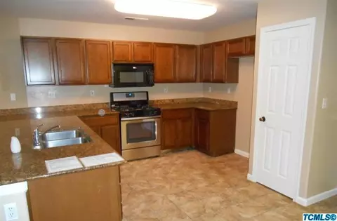 2529 E Dorothea Ave, Visalia, CA 93292 photo 6