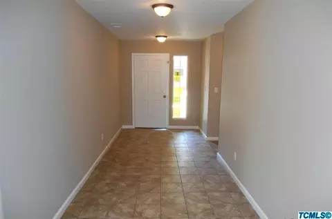 2529 E Dorothea Ave, Visalia, CA 93292 photo 2