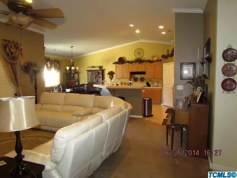 1990 E Washington Ave, Reedley, CA 93654 photo 9