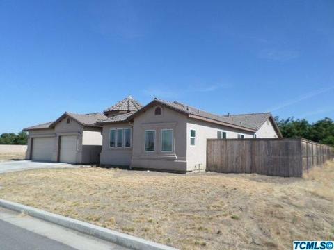 3203 E Beech Ct, Visalia, CA 93292 photo 2