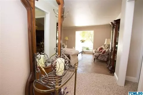 201 E Linzmeier Dr, Dinuba, CA 93618 photo 4