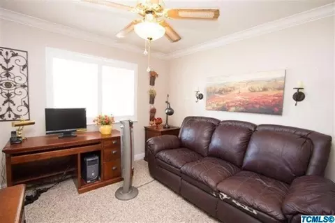 201 E Linzmeier Dr, Dinuba, CA 93618 photo 9