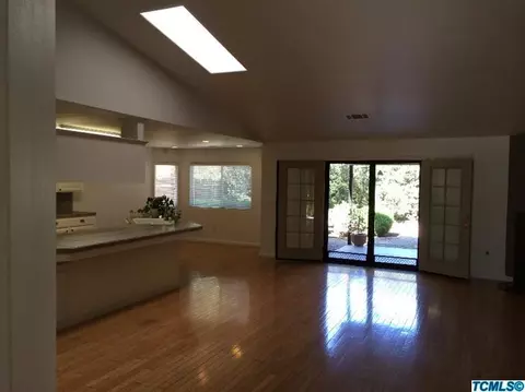 2434 E Beech Ave, Visalia, CA 93292 photo 4