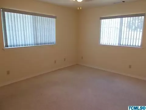128 E Ferguson Ave, Visalia, CA 93291 photo 12