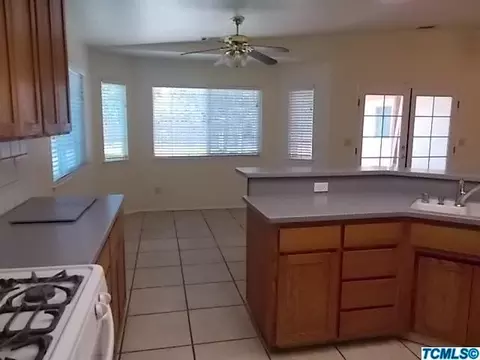 128 E Ferguson Ave, Visalia, CA 93291 photo 7