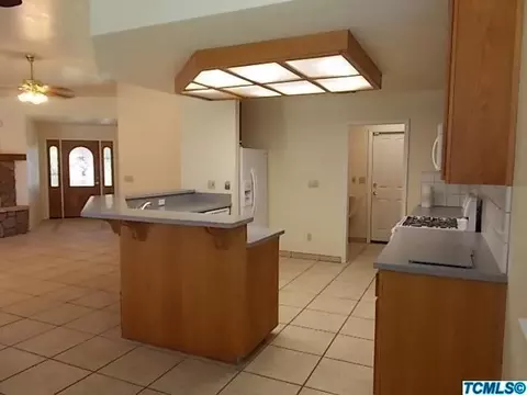 128 E Ferguson Ave, Visalia, CA 93291 photo 6