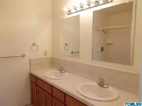 128 E Ferguson Ave, Visalia, CA 93291 photo 13
