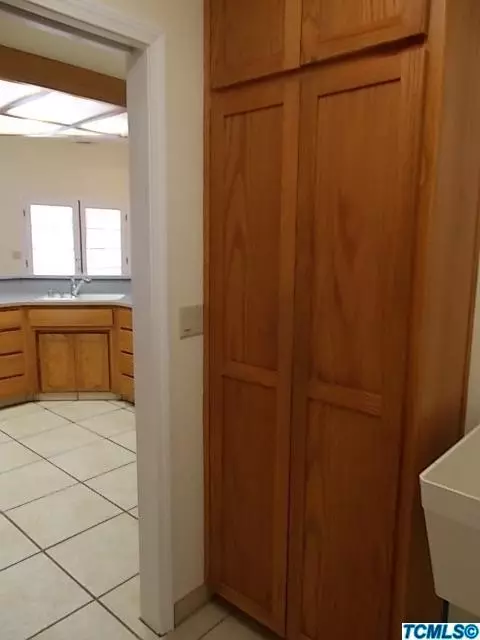 128 E Ferguson Ave, Visalia, CA 93291 photo 17