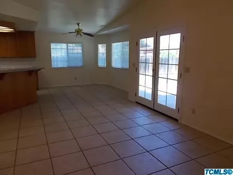 128 E Ferguson Ave, Visalia, CA 93291 photo 9
