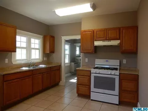 738 E King Ave, Tulare, CA 93274 photo 6