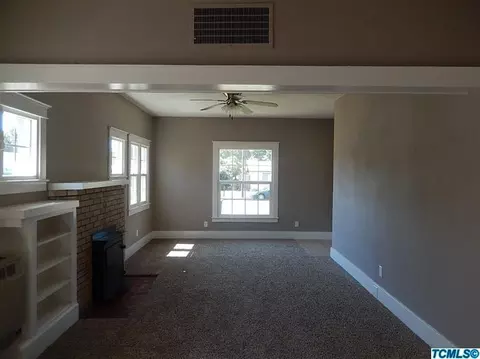 738 E King Ave, Tulare, CA 93274 photo 4