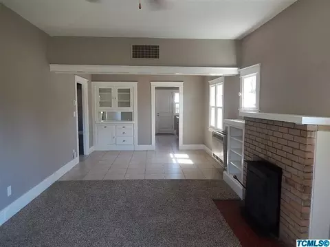 738 E King Ave, Tulare, CA 93274 photo 3