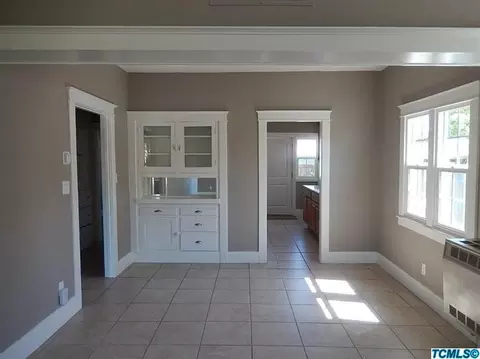 738 E King Ave, Tulare, CA 93274 photo 5