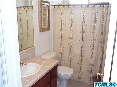 2407 E Harter Ct, Visalia, CA 93292 photo 7
