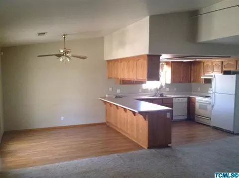 1233 Belinda Dr, Lemoore, CA 93245 photo 3