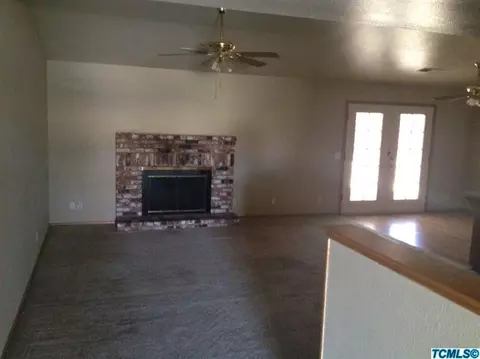 1233 Belinda Dr, Lemoore, CA 93245 photo 2